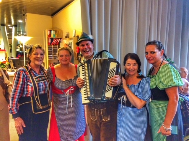 Oktoberfest accordeonist tiroler