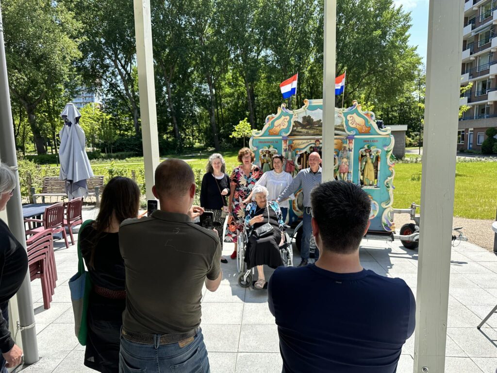 draaiorgel huren voor feest en partij, kerst draaiorgel gezellige hollandse draaiorgelmuziek