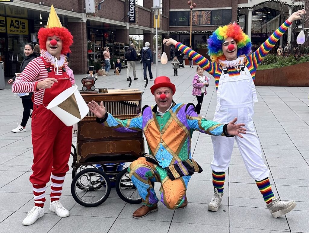 Feest met het nostalgische kleine draaiorgel
