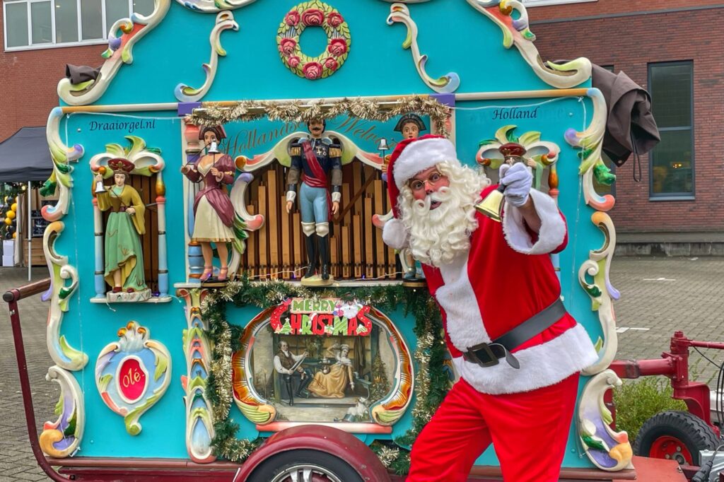 Kerst acts muzikale kerstman huren